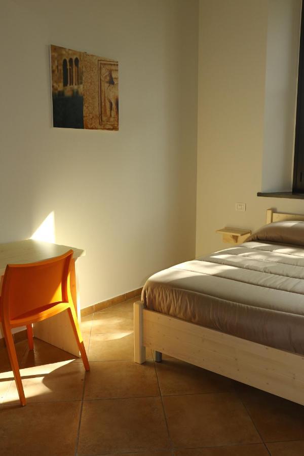 Student'S Hostel Parma Exterior photo